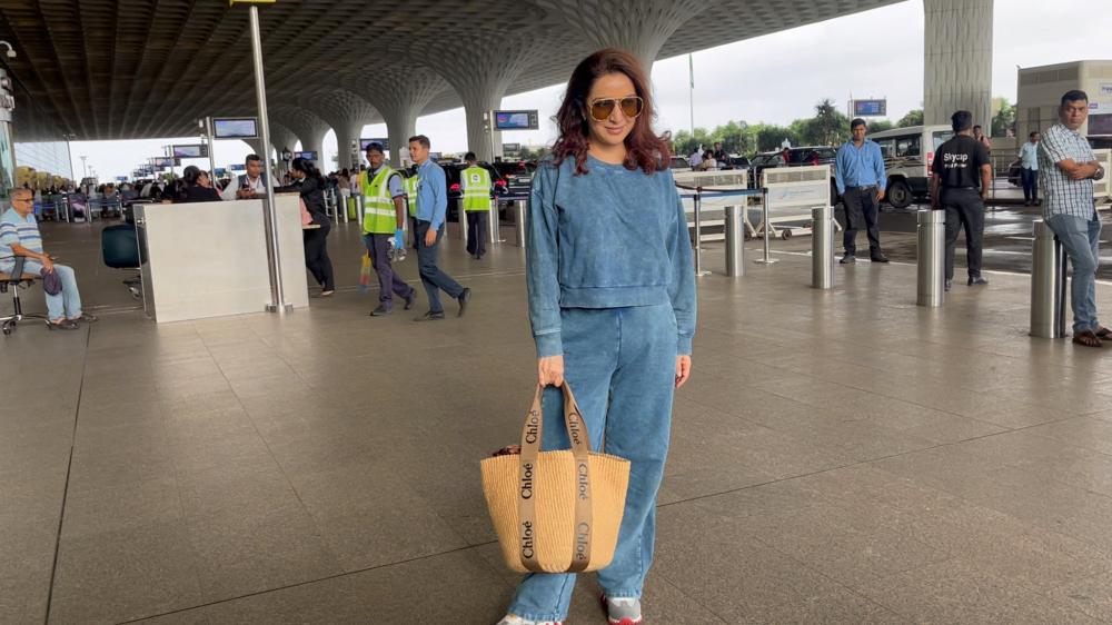 tisca-chopra-looked-elegant-and-stylish-catching-everyone-s-attention-with-her-travel-ensemble